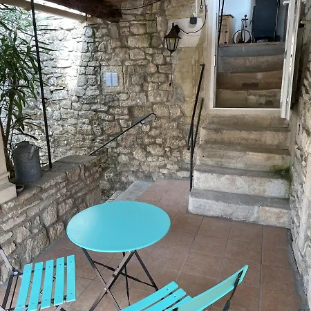 Prázdninový dům Maison De Village Atypique Issirac